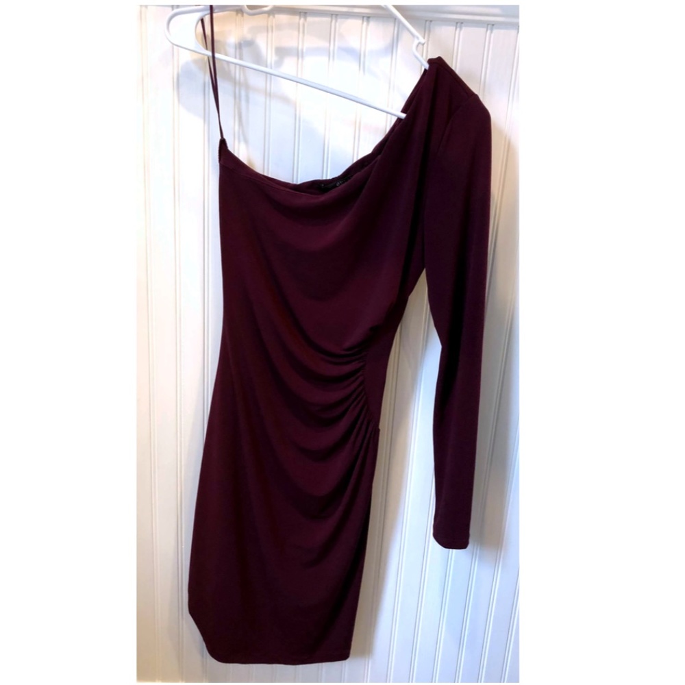 Maroon One Shoulder Mini Dress with Side Cutout